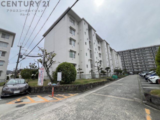 建物外観　居住者専用のごみ置き場があります。