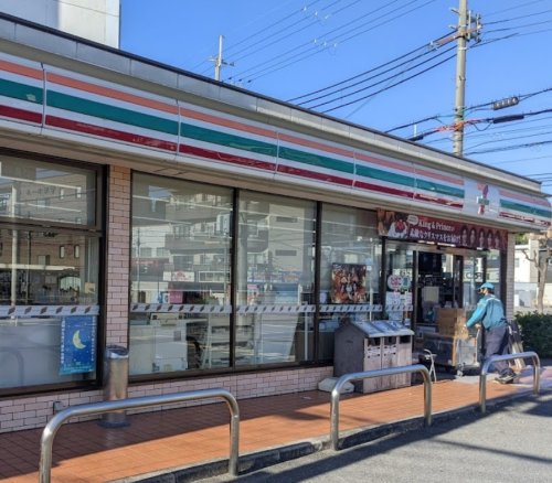コンビニ　セブンイレブン 大阪菅原1丁目店（コンビニ）まで387m