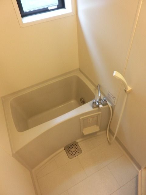 バス・シャワールーム　経済的な追い焚きバス付き