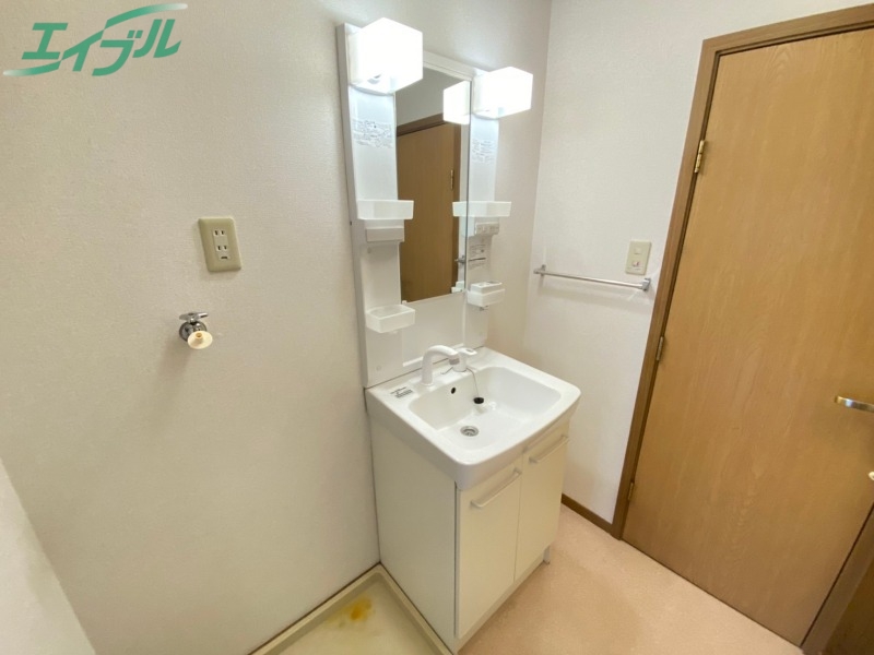 洗面設備　別部屋参考写真です。