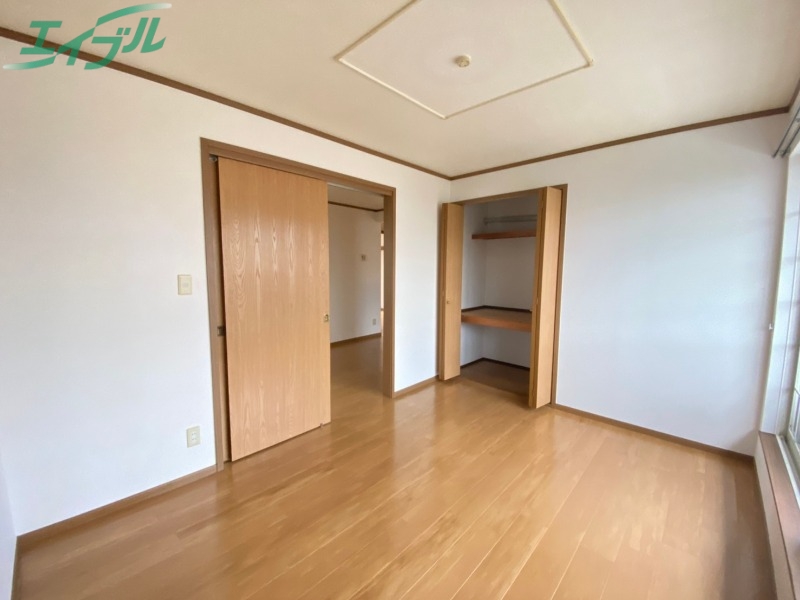 居室・リビング　別部屋参考写真です。