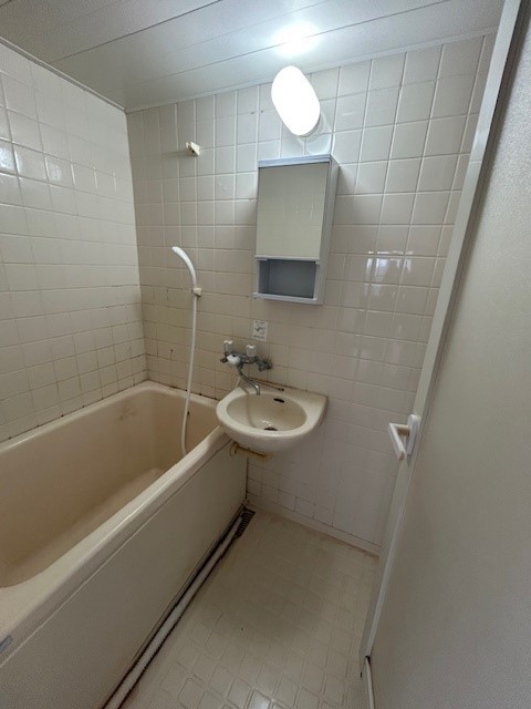 バス・シャワールーム　バス