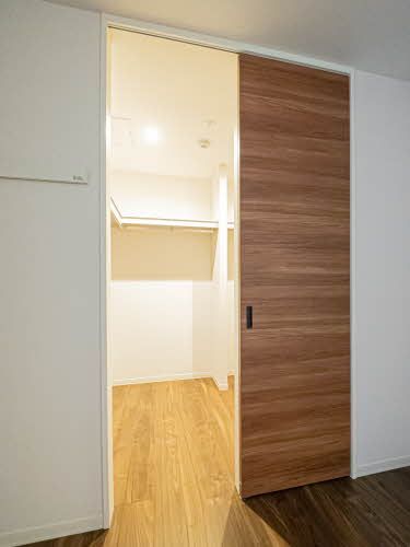 収納　広々としたウォークインクローゼットです♪