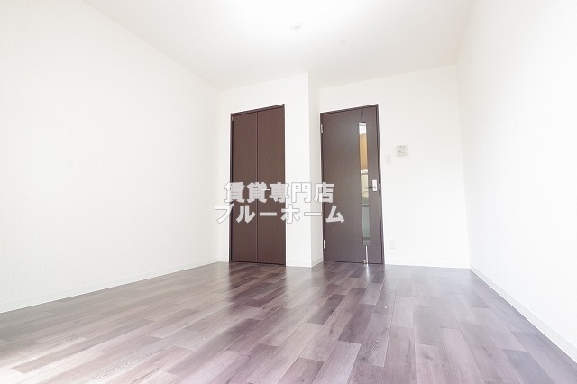 居室・リビング　6.5帖の明るい洋室！