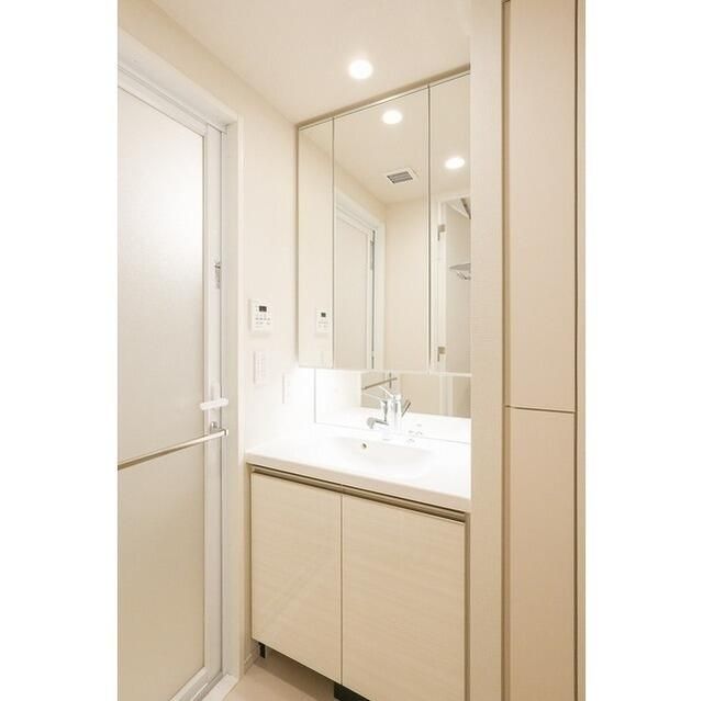 洗面設備　広い洗面スペース