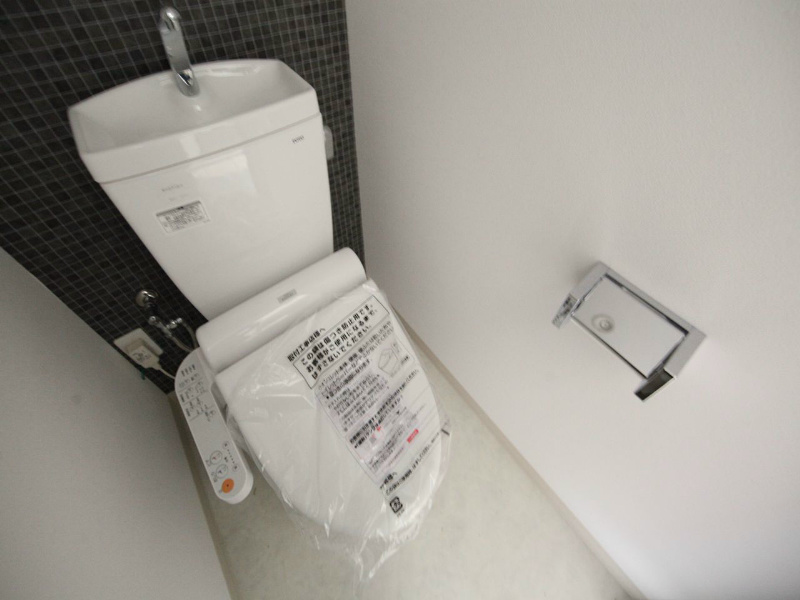 トイレ　温水洗浄便座付トイレ
