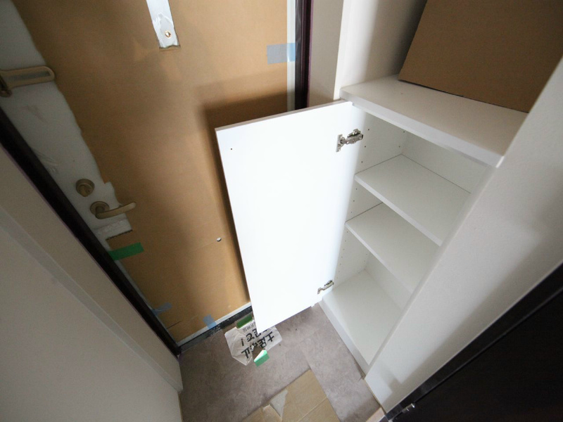 玄関　玄関　シューズボックス付