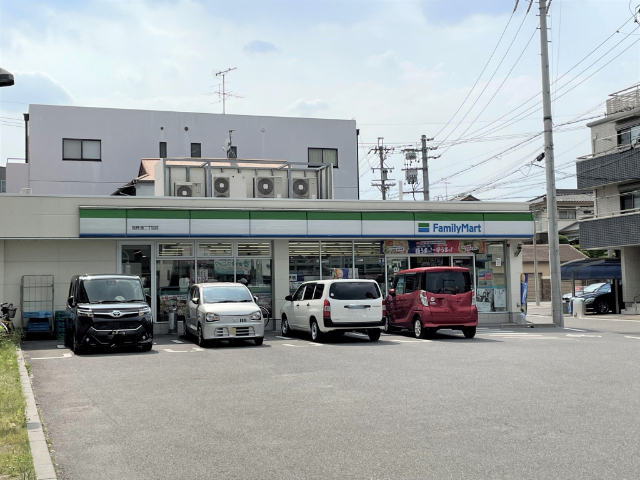 コンビニ　ファミリーマート瑞穂通二丁目店（コンビニ）まで74m