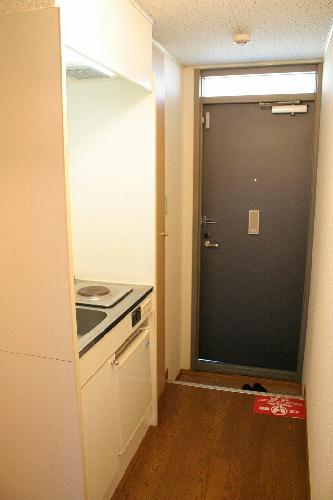 玄関　※設備・仕様は現況と異なる場合があります。