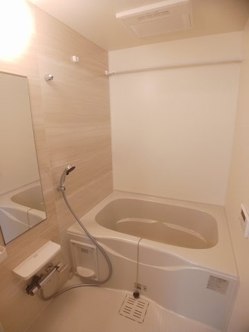 バス・シャワールーム　落ち着いた空間のお風呂です