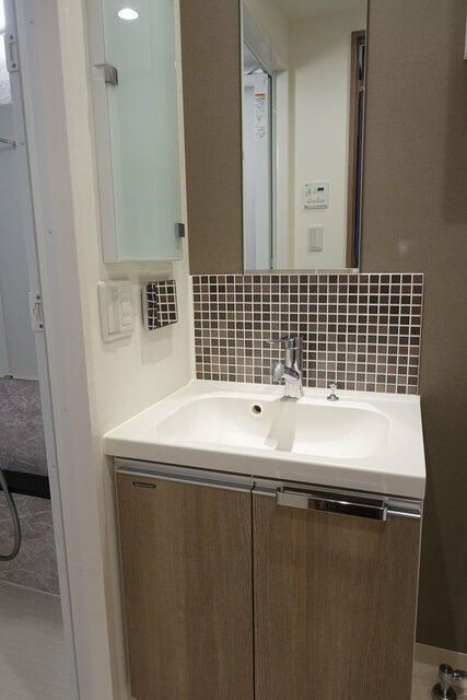 洗面設備　脱衣スペースもあります