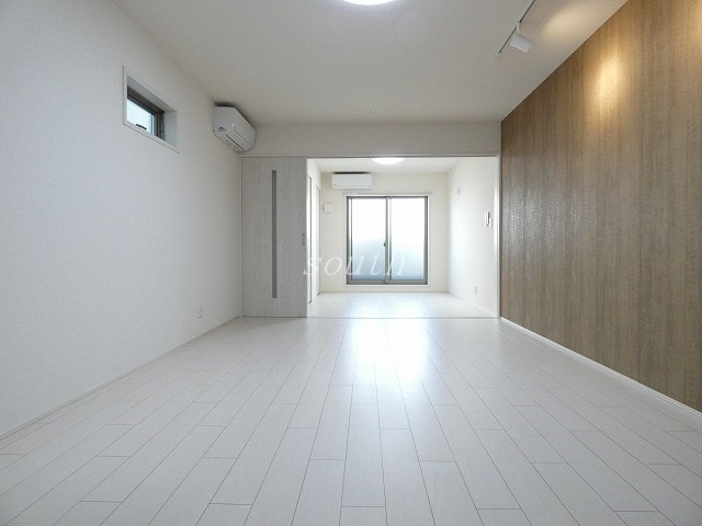 居室・リビング　洗練された清潔感漂う清楚な仕上がり