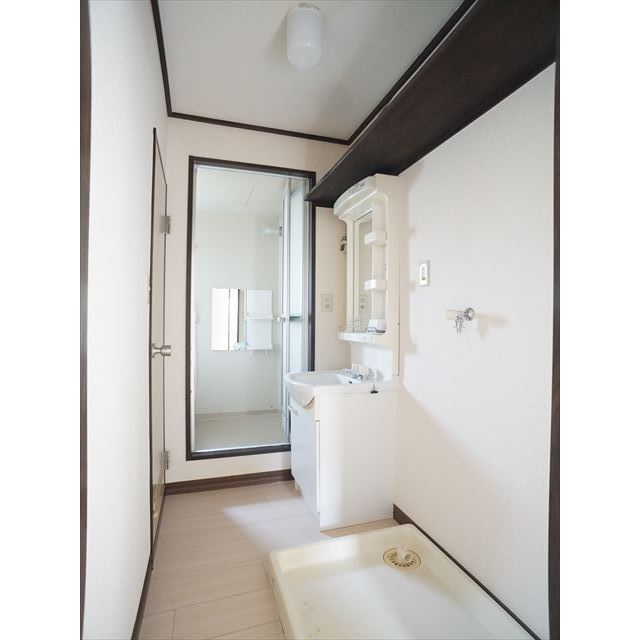 洗面設備　脱衣所に洗面化粧台付き♪