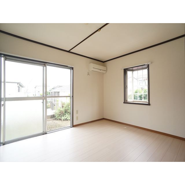 居室・リビング　日当たり良好洋室♪