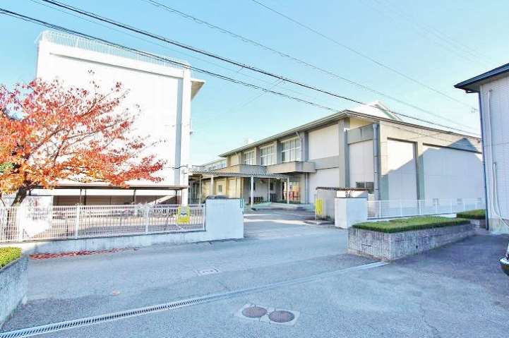 小学校　昭和小学校（小学校）まで628m