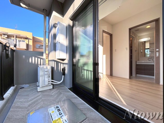 バルコニー　陽当たり良好なバルコニーです