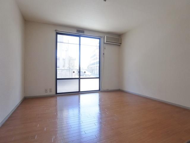 居室・リビング　♪フローリングが心地よさそうなお部屋♪