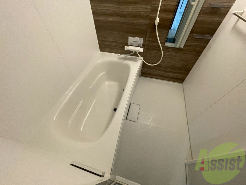 バス・シャワールーム　お風呂になります。一日の疲れを癒してくださいね。