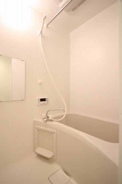 バス・シャワールーム　同物件、別号室の写真