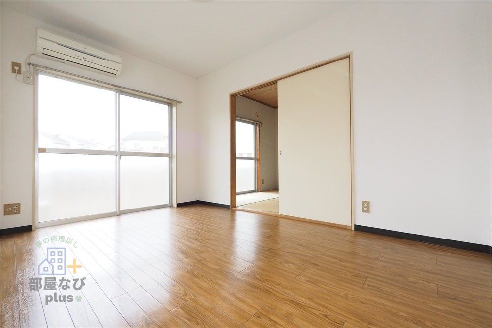 居室・リビング　※他号室写真です