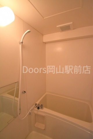 バス・シャワールーム　※他号室の写真になります