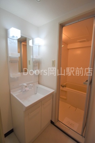 洗面設備　※他号室の写真になります