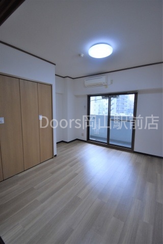 居室・リビング　※他号室の写真になります