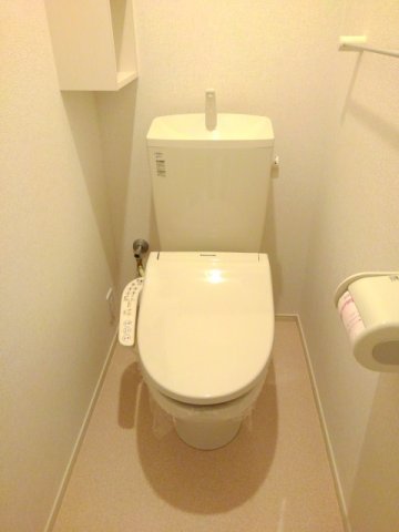 トイレ　コンパクトで使いやすいトイレです