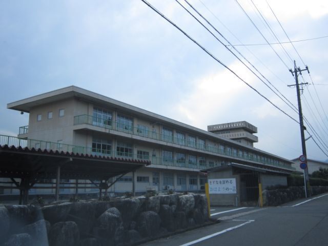 中学校　いなべ市立大安中学校（中学校）まで2305m