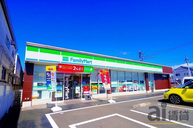 コンビニ　ファミリーマート東村山御成橋店（コンビニ）まで830m