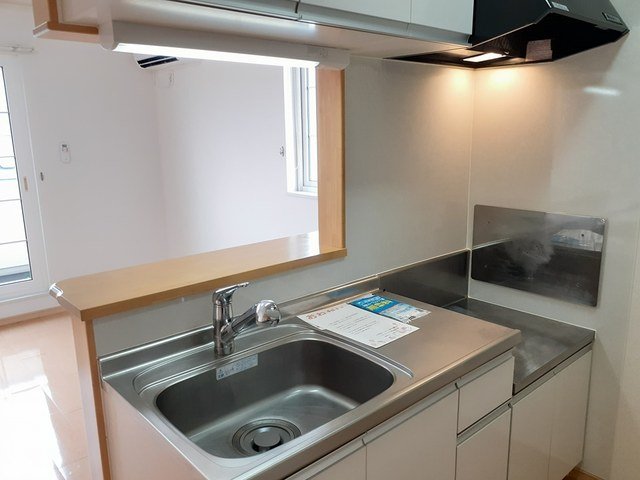 キッチン　コンパクトなキッチンで掃除もラクラク