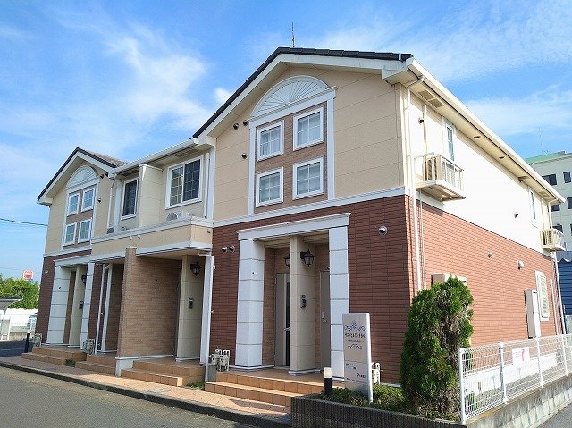 建物外観　落ち着いた雰囲気の外観です