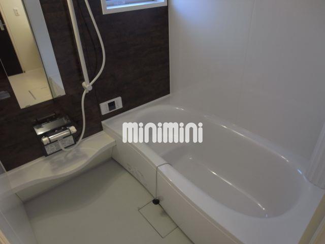 バス・シャワールーム　ゆったりつかれる１坪風呂。