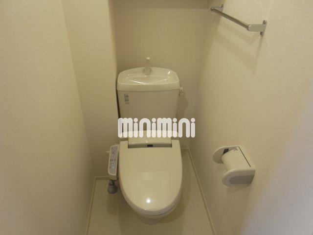 トイレ　ウォシュレットつき。