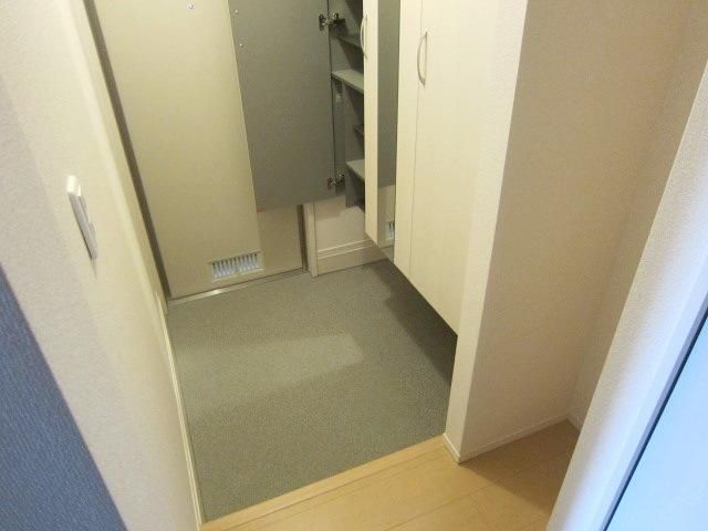 玄関　★お問い合わせはタウンハウジングまで★