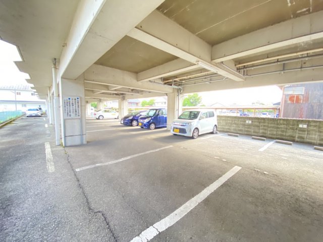 駐車場　駐車場完備です