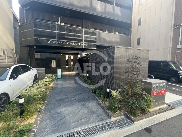 エントランス　アドバンス大阪フル―ヴ　エントランス