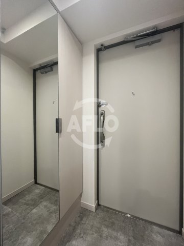 玄関　アドバンス大阪フル―ヴ　玄関