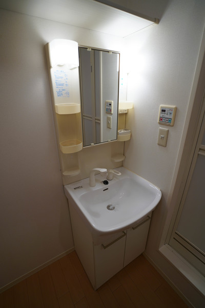 洗面設備　同じ敷地の別のお部屋