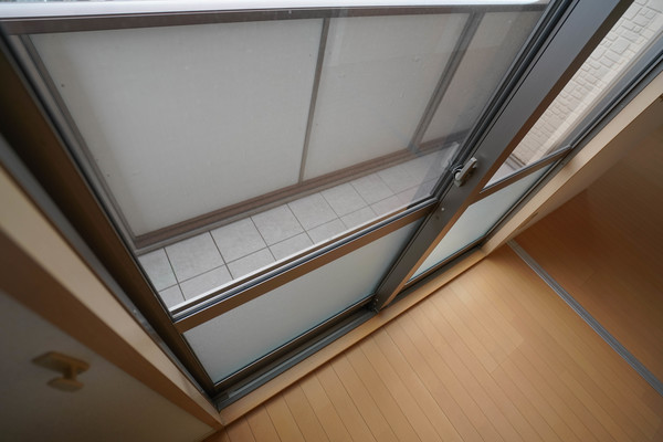 バルコニー　同じ敷地の別のお部屋