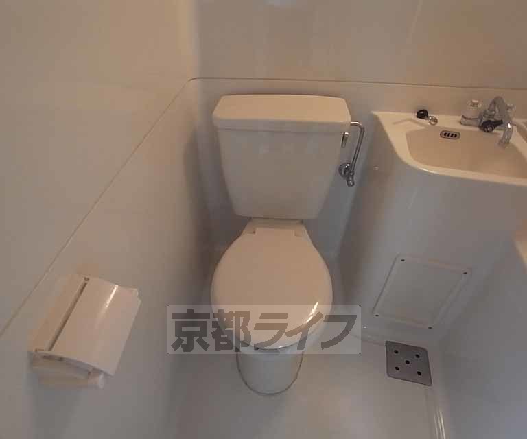 トイレ　清潔感のある洋式トイレ。