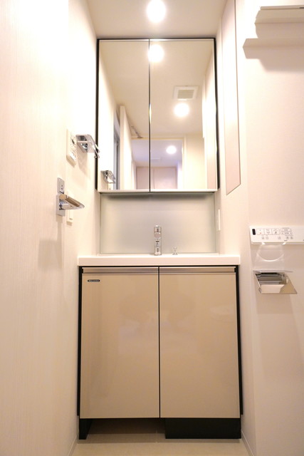 洗面設備　※写真は同タイプ住戸です。