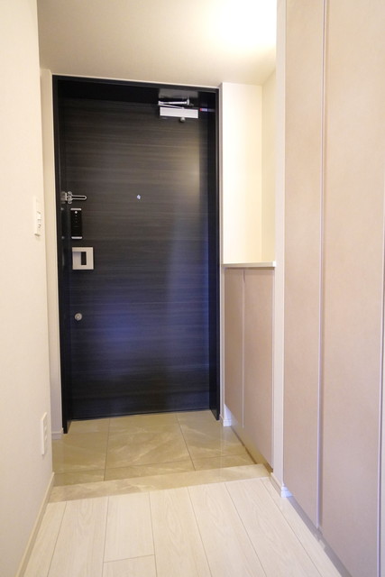 玄関　※写真は同タイプ住戸です。