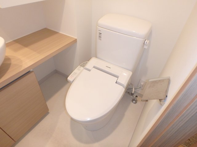 トイレ　他のお部屋の参考写真となります。