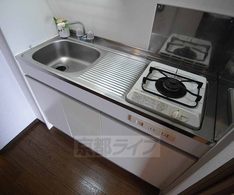 キッチン　調理スペースもあるキッチンです。