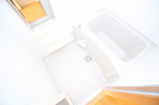 バス・シャワールーム　お風呂で日々の疲れを落としましょう
