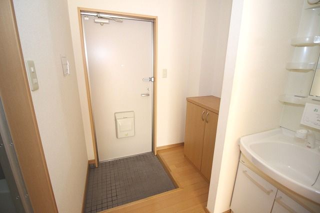 玄関　シンプルで使いやすい玄関です