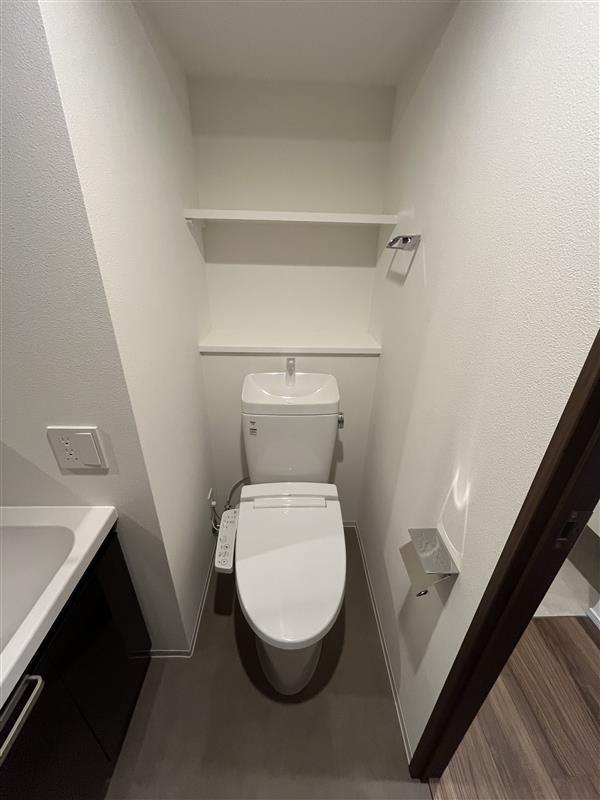 トイレ　※同タイプ参考写真です（カラータイプが異なる場合がございます