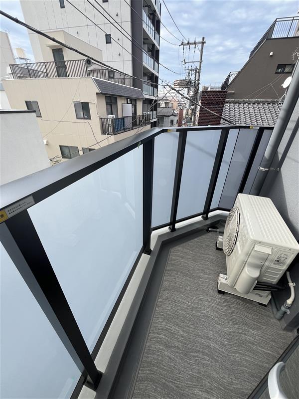 バルコニー　※同タイプ参考写真です（カラータイプが異なる場合がございます