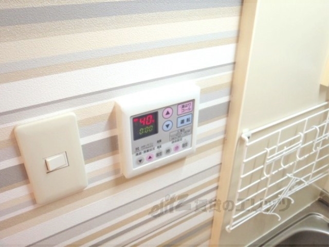 その他設備　給湯器リモコン